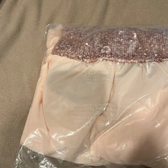 Sequin Dress Open Back Sizes M (8-10), L (12-14), Color Gold - Picture 7 of 7